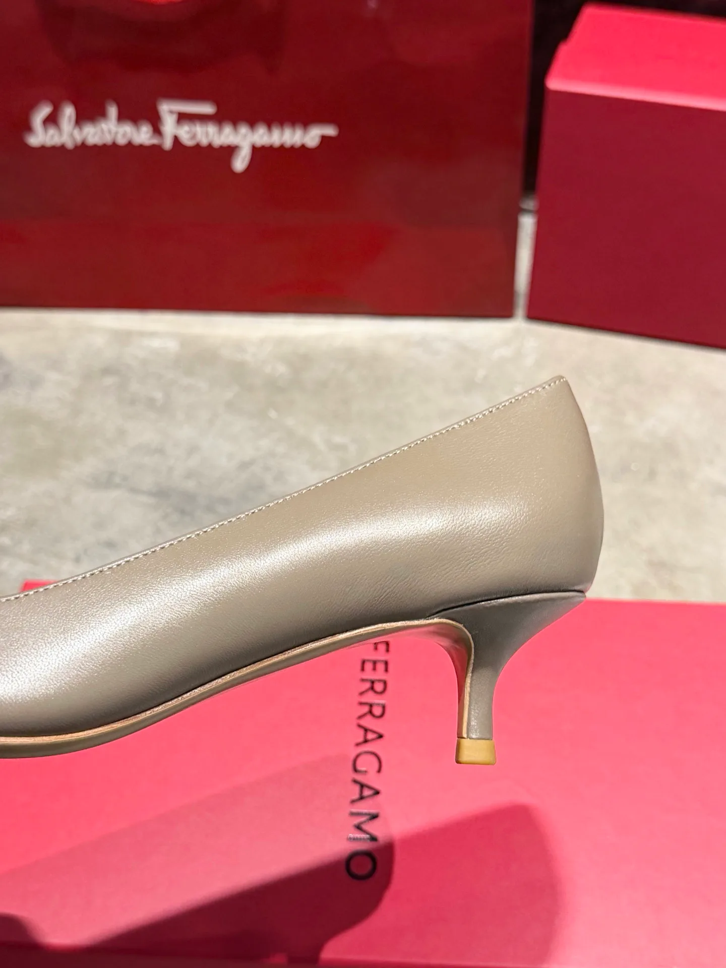Туфли Женские Salvatore Ferragamo 17897963