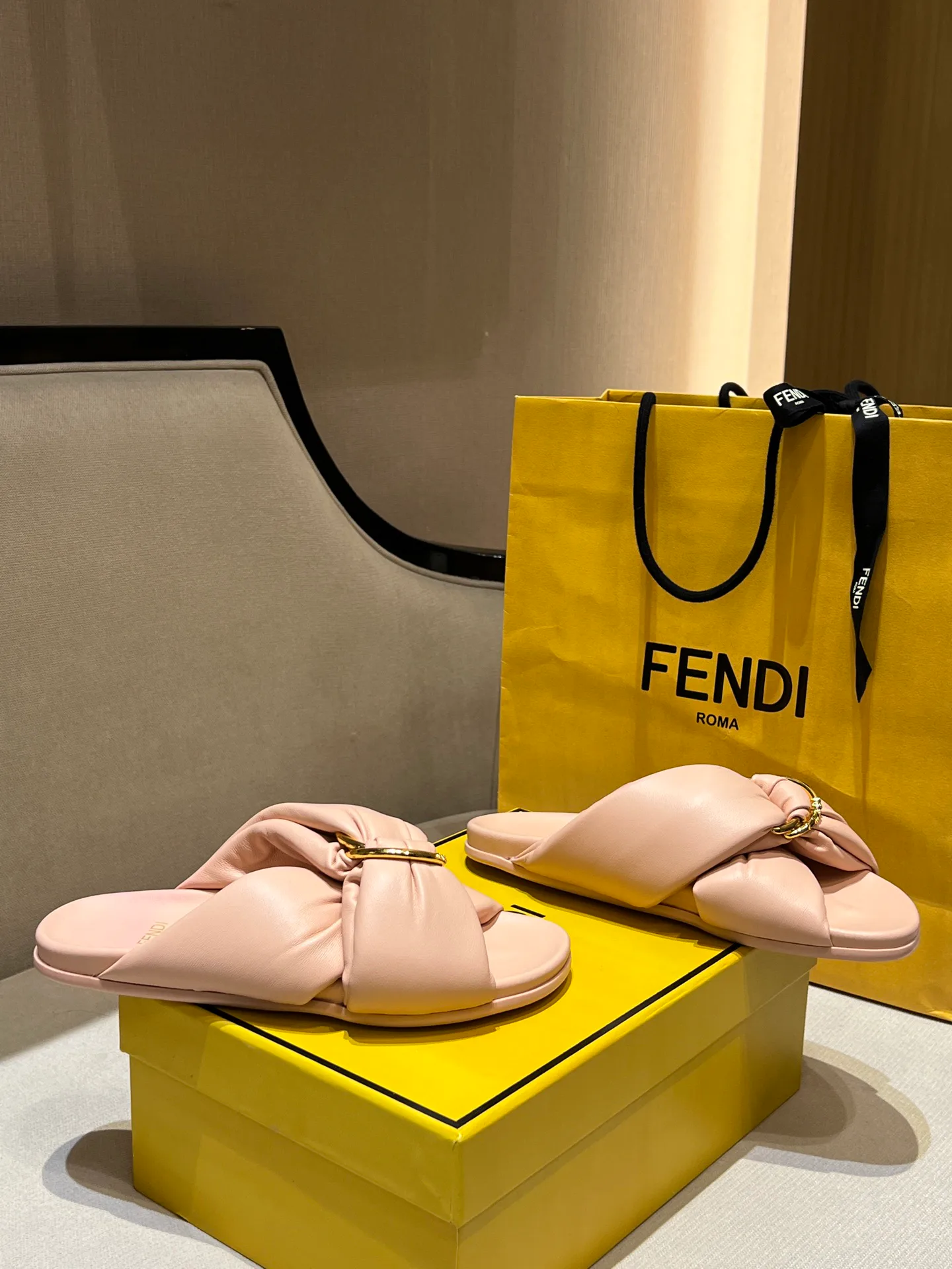 Шлепанцы Женские Fendi 68662