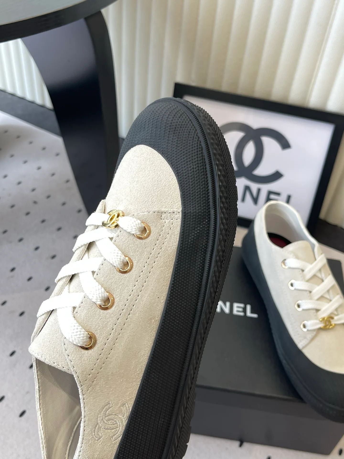 Кроссовки Женские Chanel 18069859