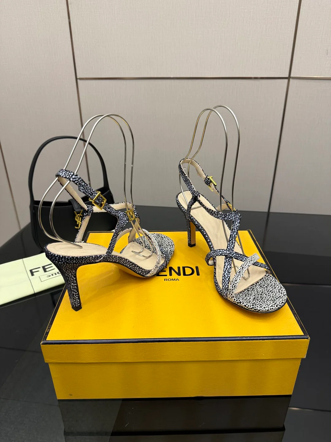 Босоножки Женские Fendi 5052112