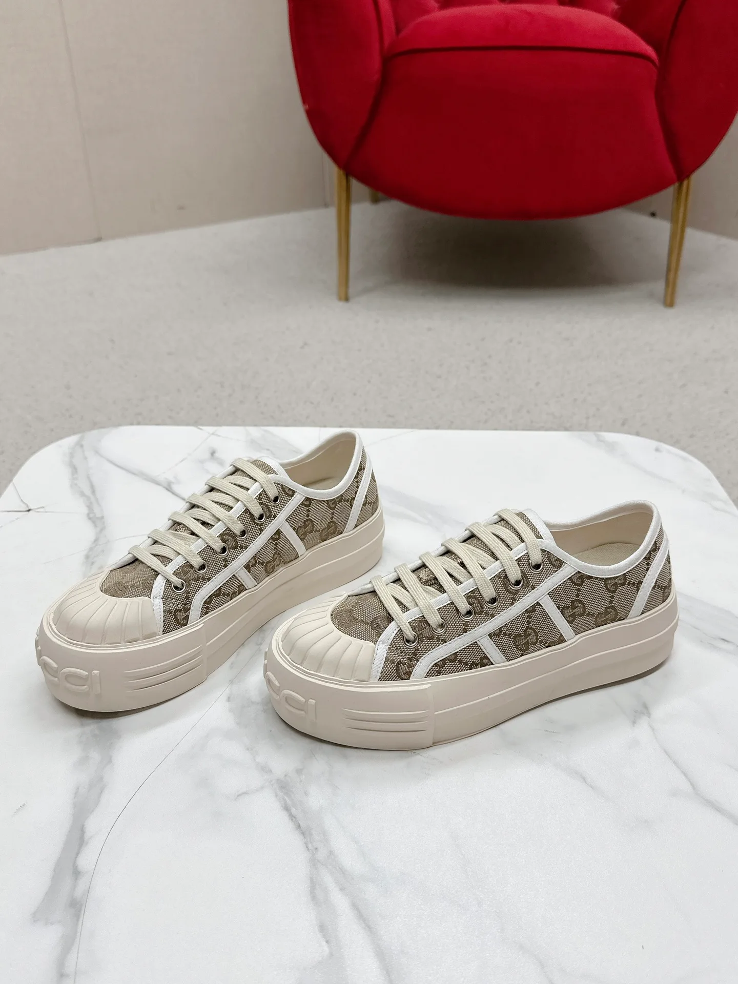 Кеды Женские Gucci 489718