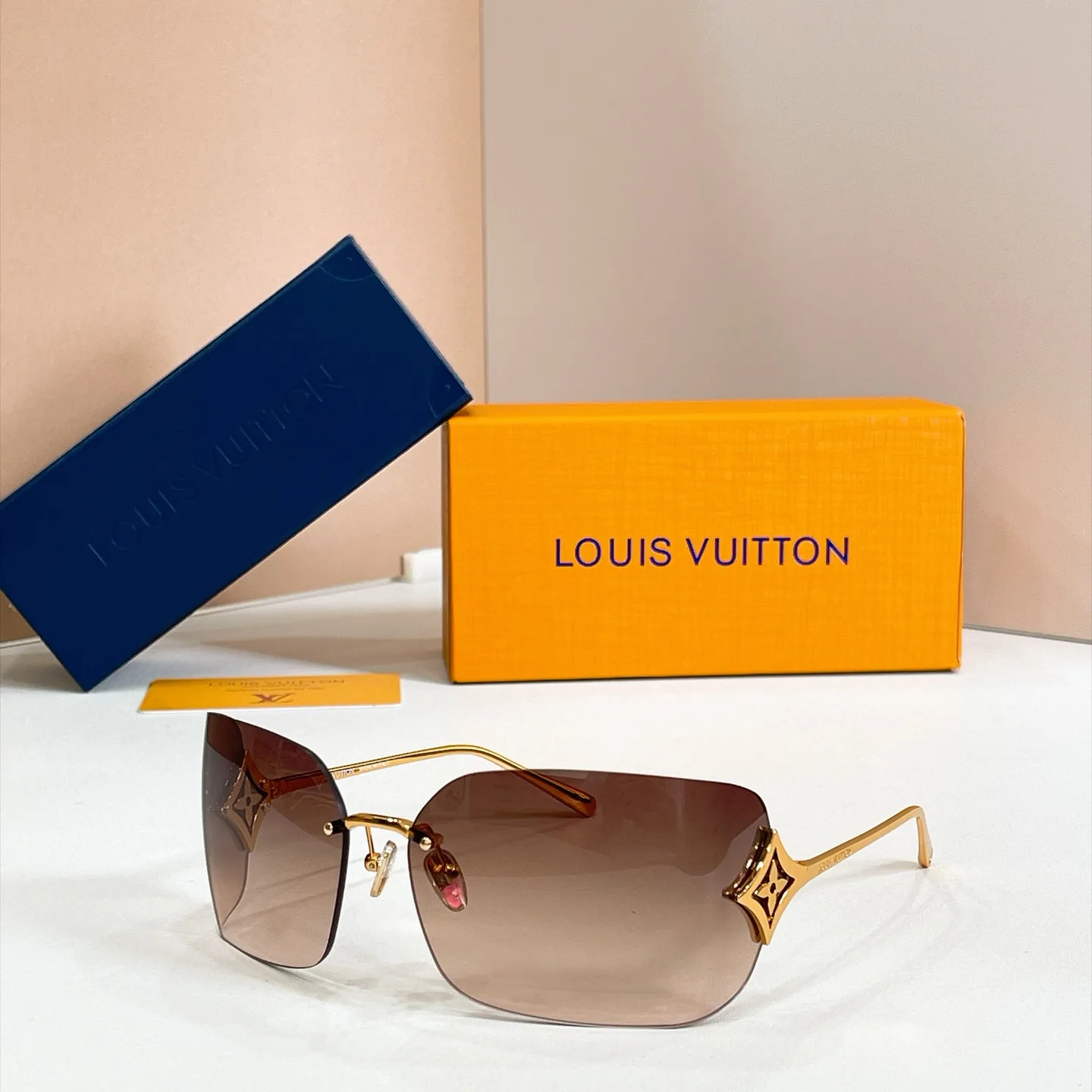 Очки Louis Vuitton 18669965