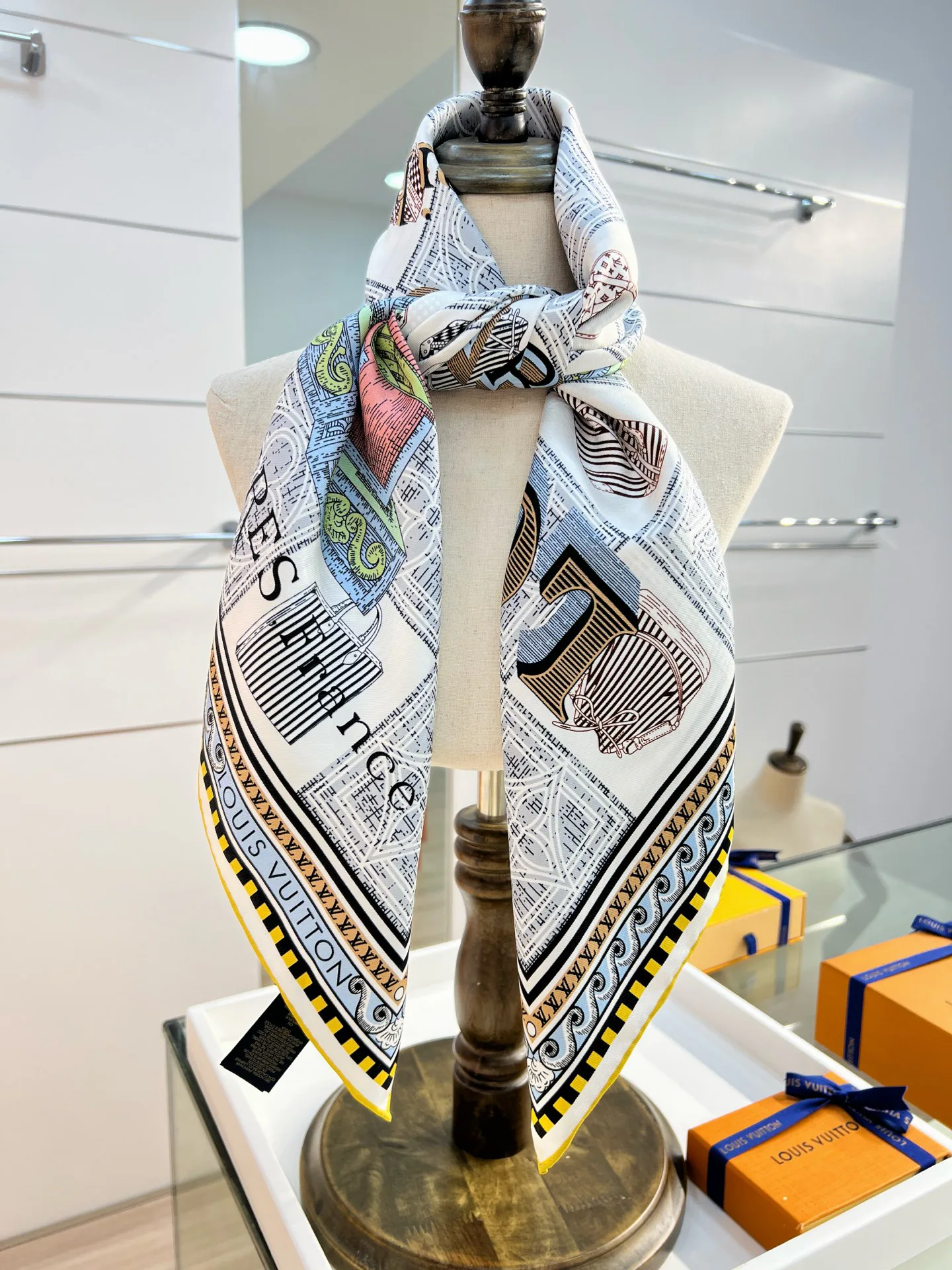 Платки Louis Vuitton 2578545