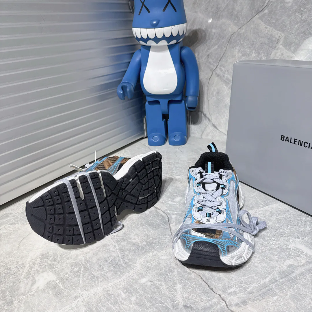 Кроссовки Женские Balenciaga 19762372