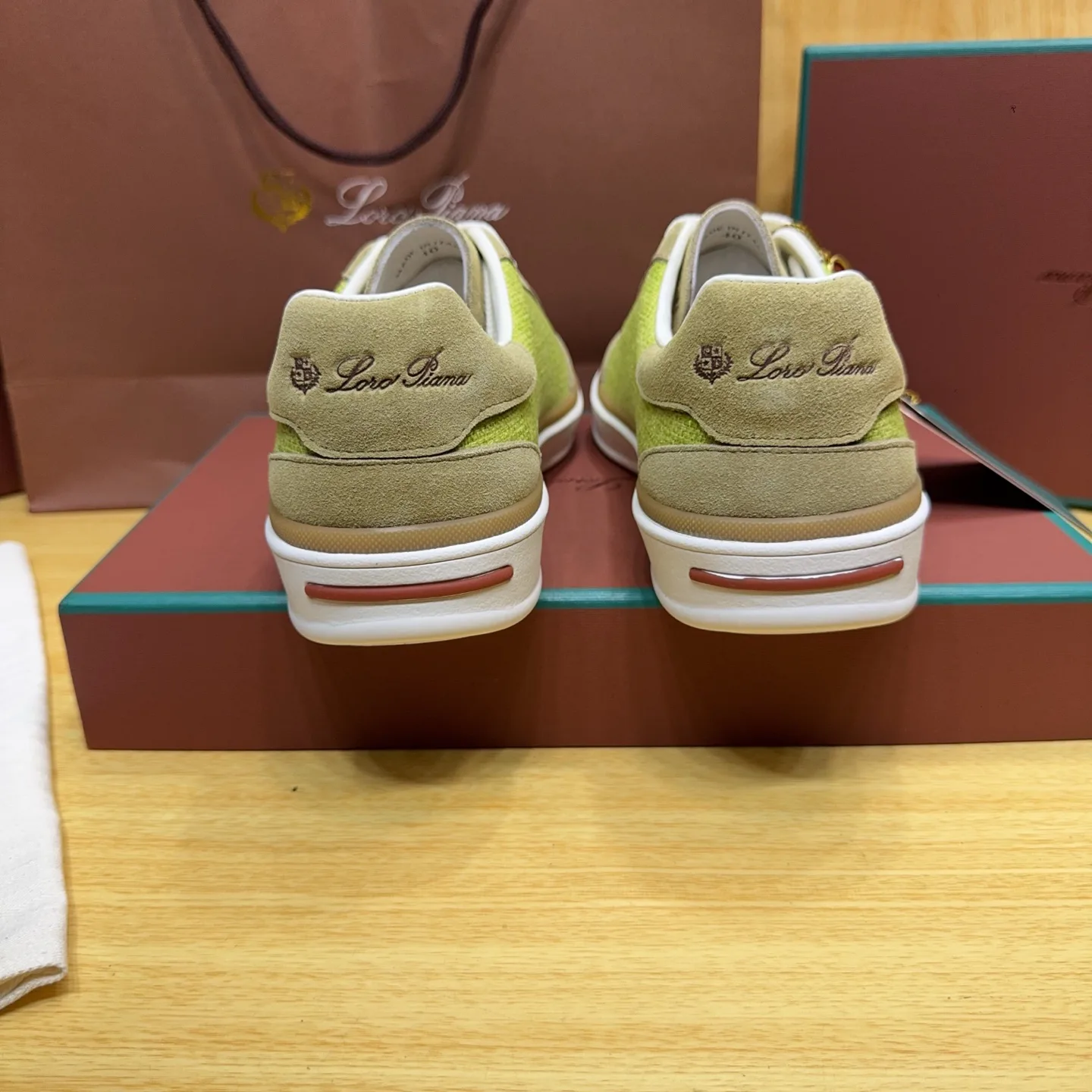Кроссовки Женские Loro Piana 18263651