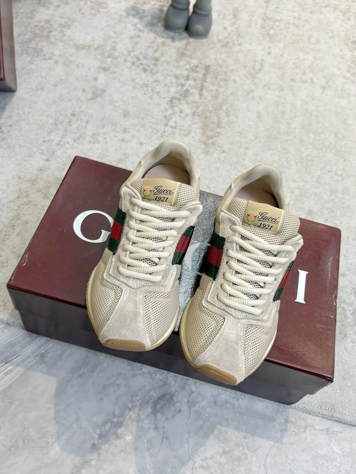 Кроссовки Женские Gucci 18466240