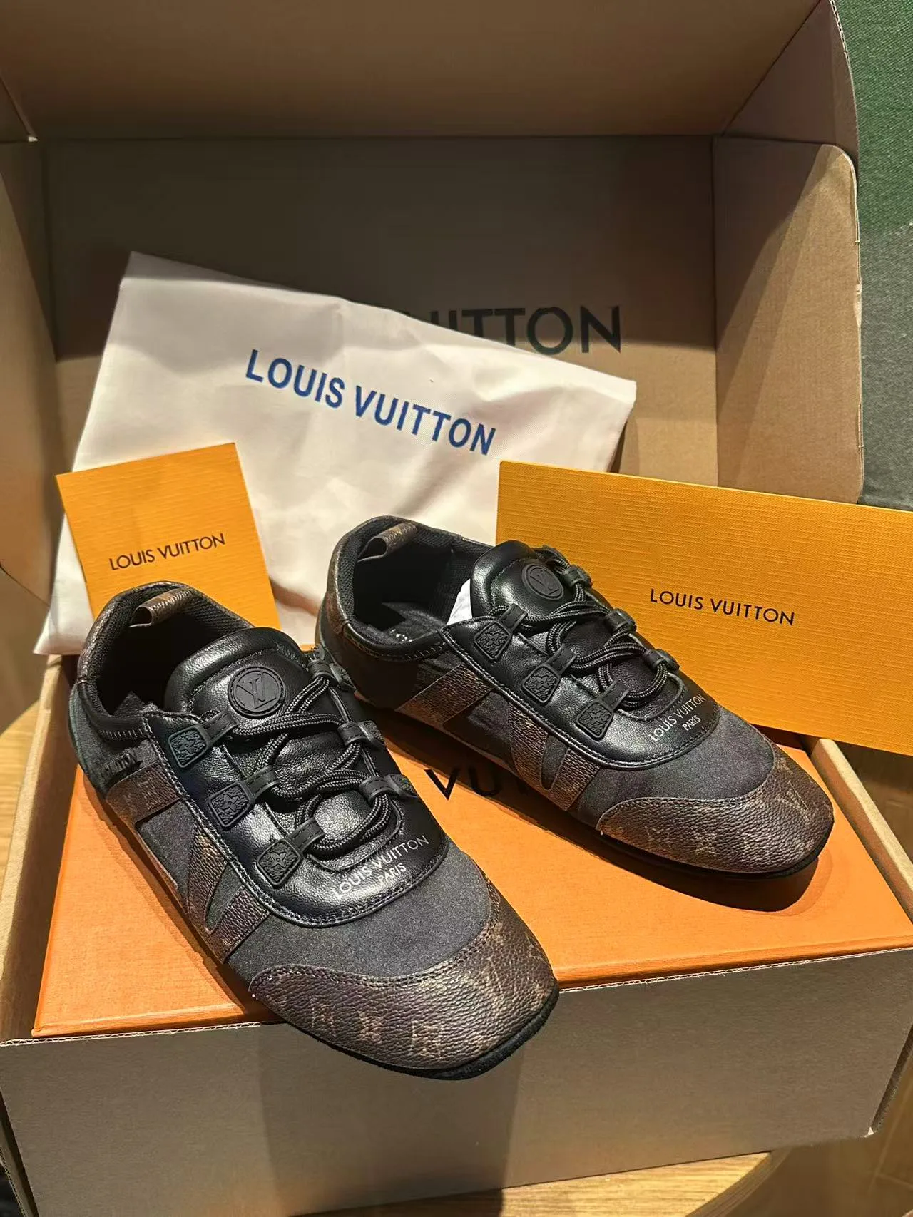 Кроссовки Женские Louis Vuitton 11250640