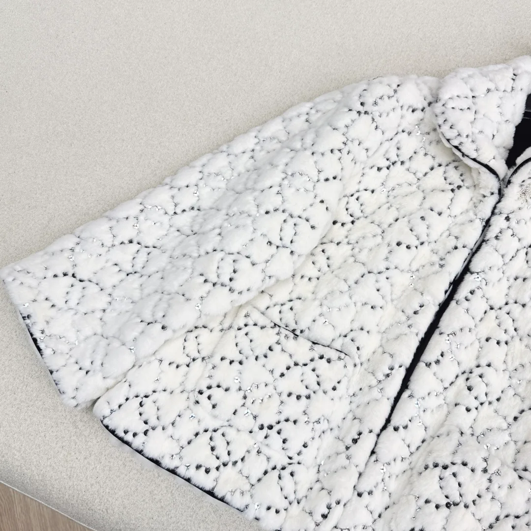 Куртки И Пуховики Женские Chanel 390542