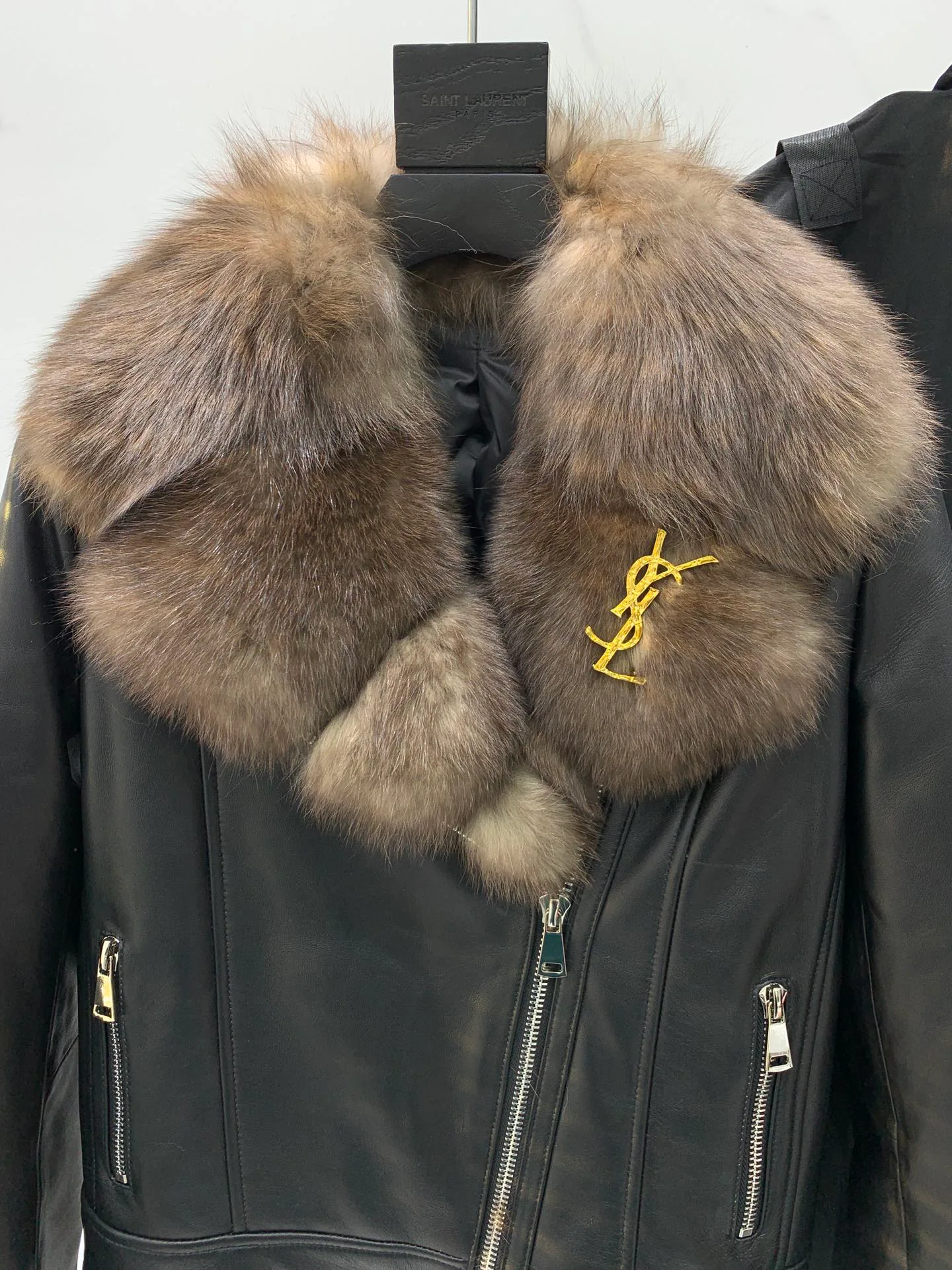 Кожаные Куртки И Дублёнки Женские Saint Laurent 5618065