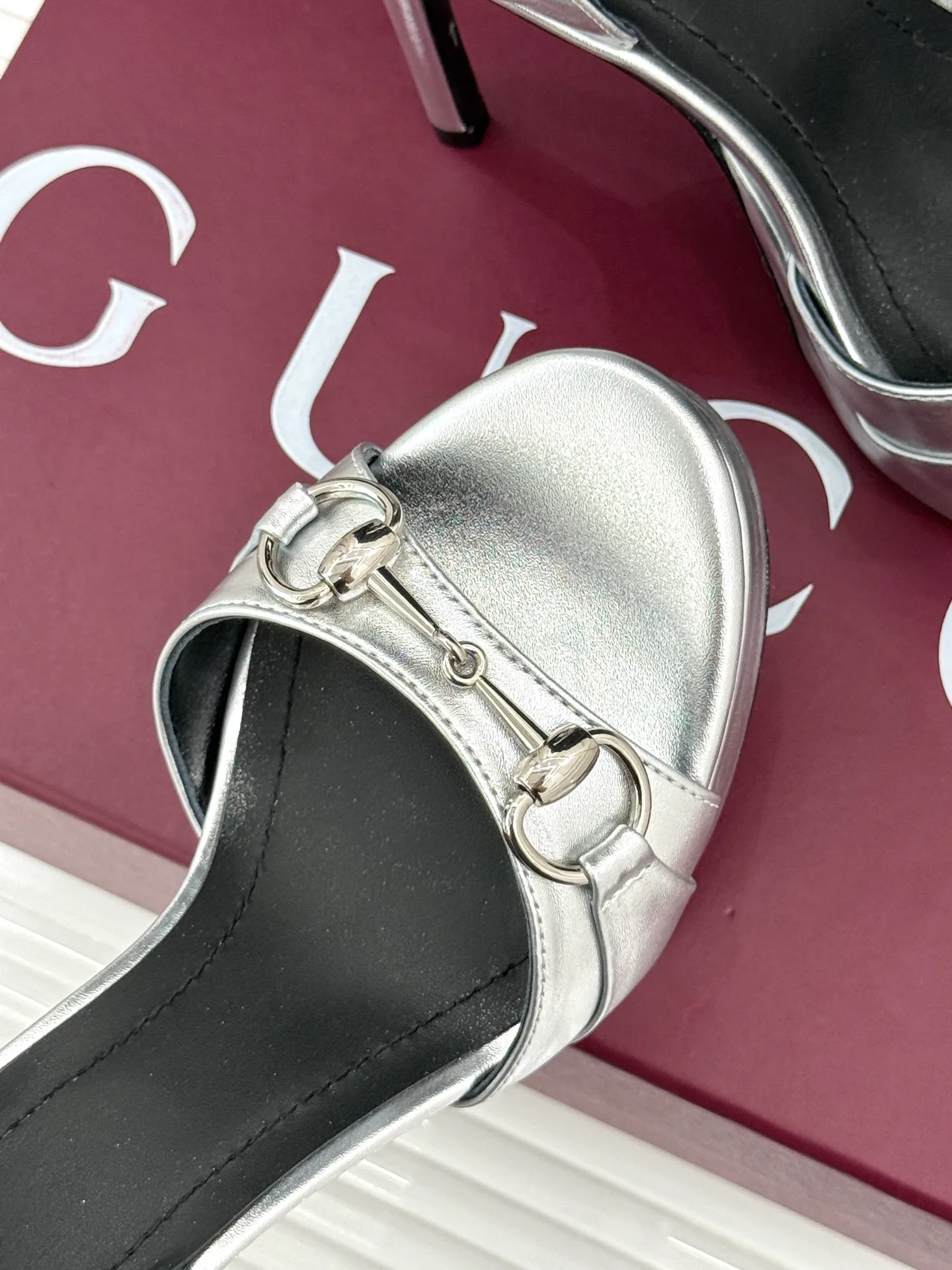 Босоножки Женские Gucci 17646537