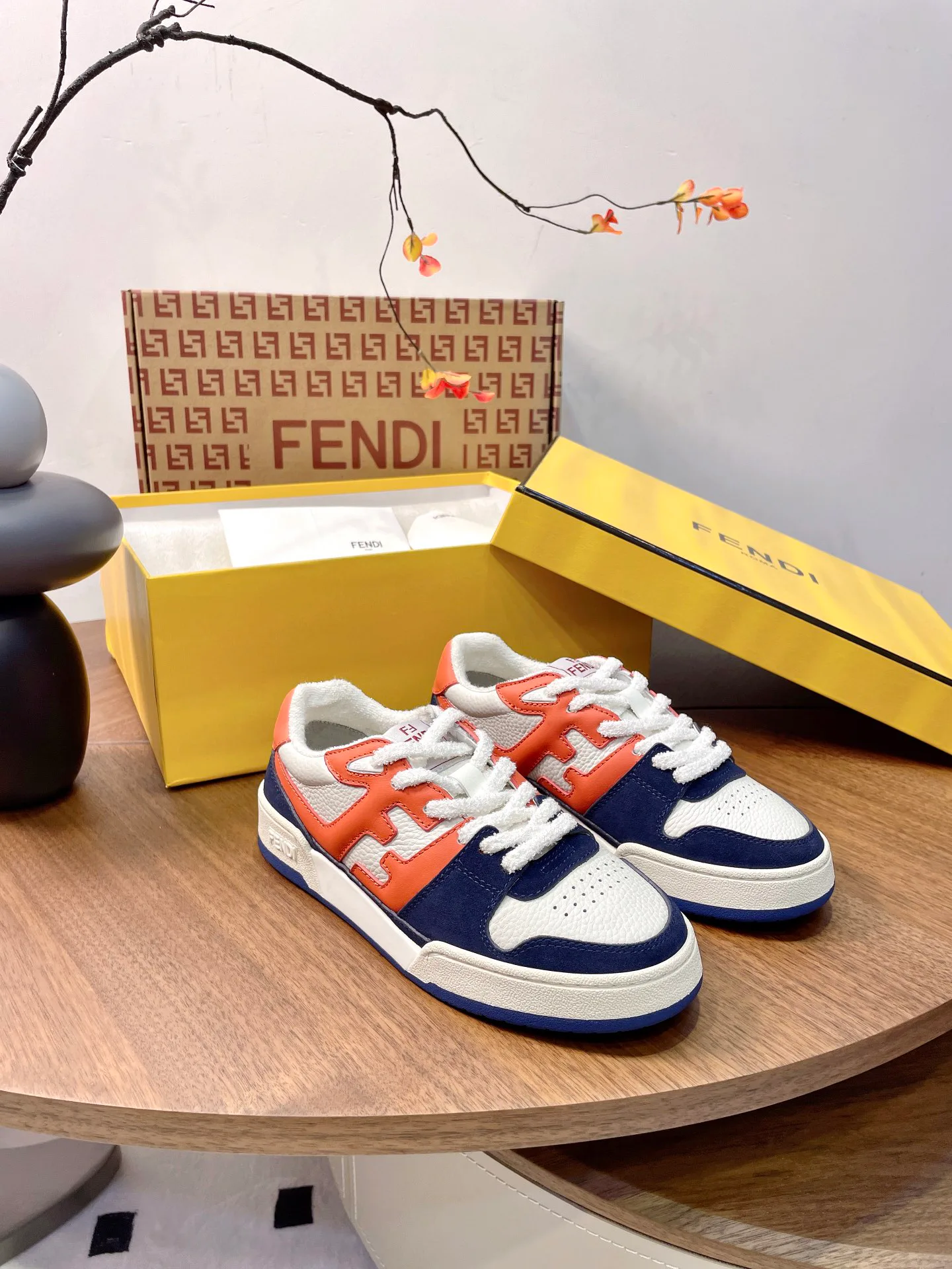 Кроссовки Женские Fendi 17957375