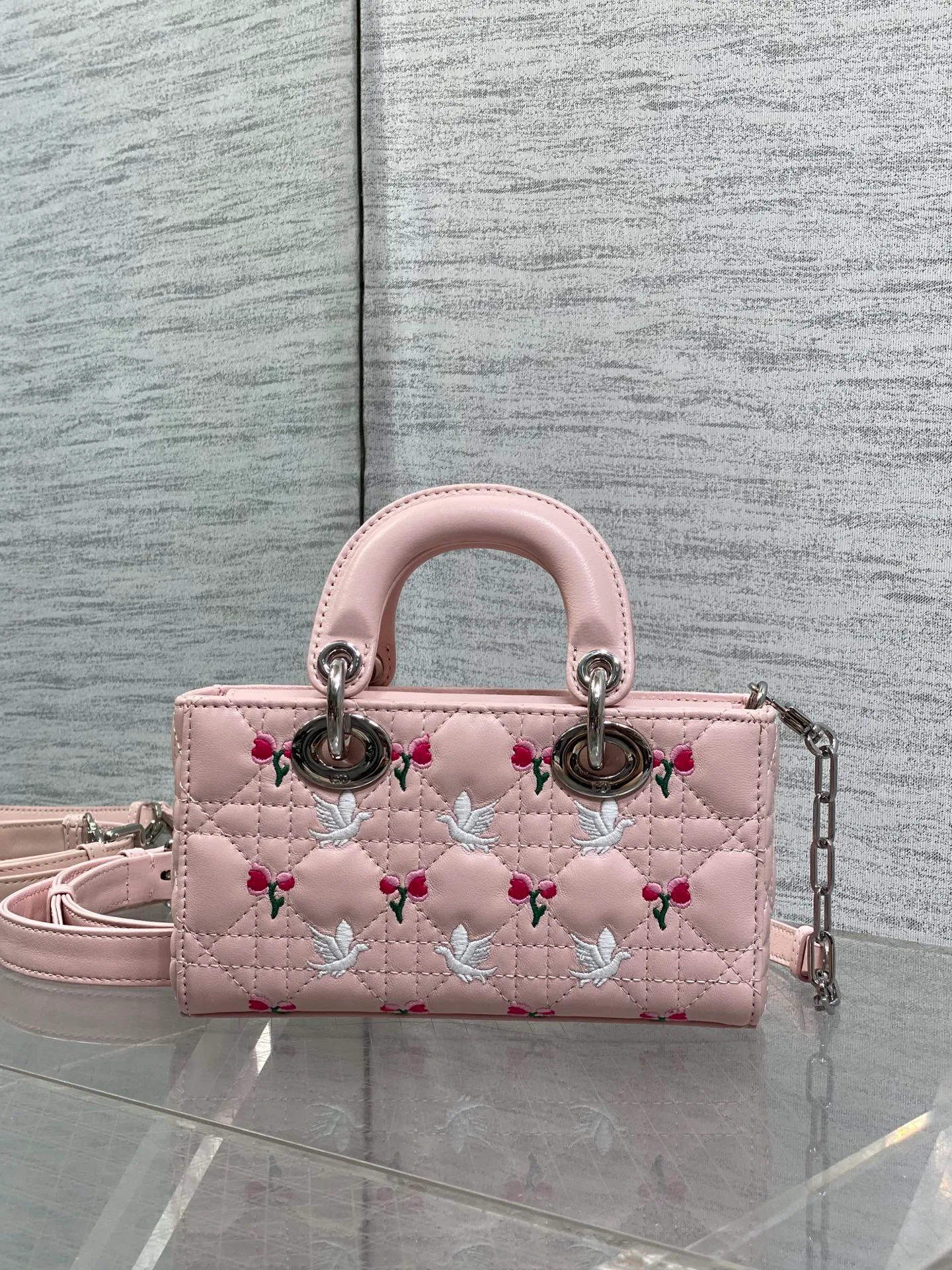 Классические Сумки Женские Christian Dior 17601336