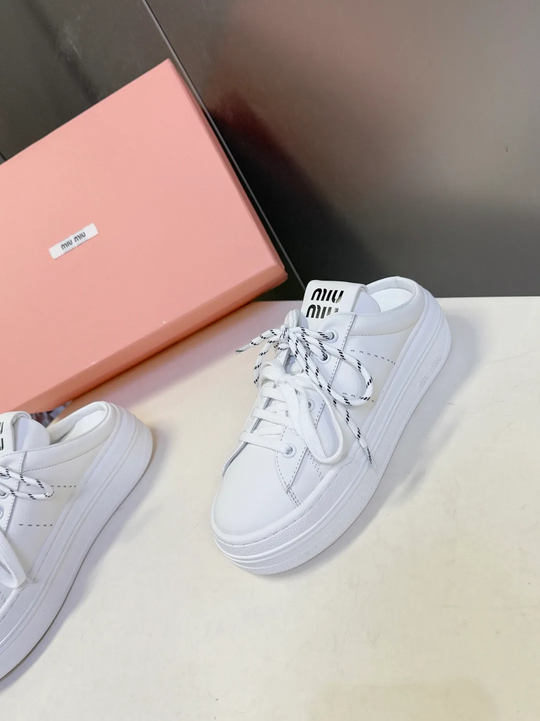 Кроссовки Женские Miu Miu 17589322