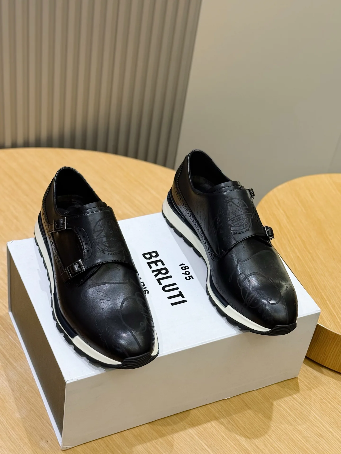 Кроссовки Мужские Berluti 11704875