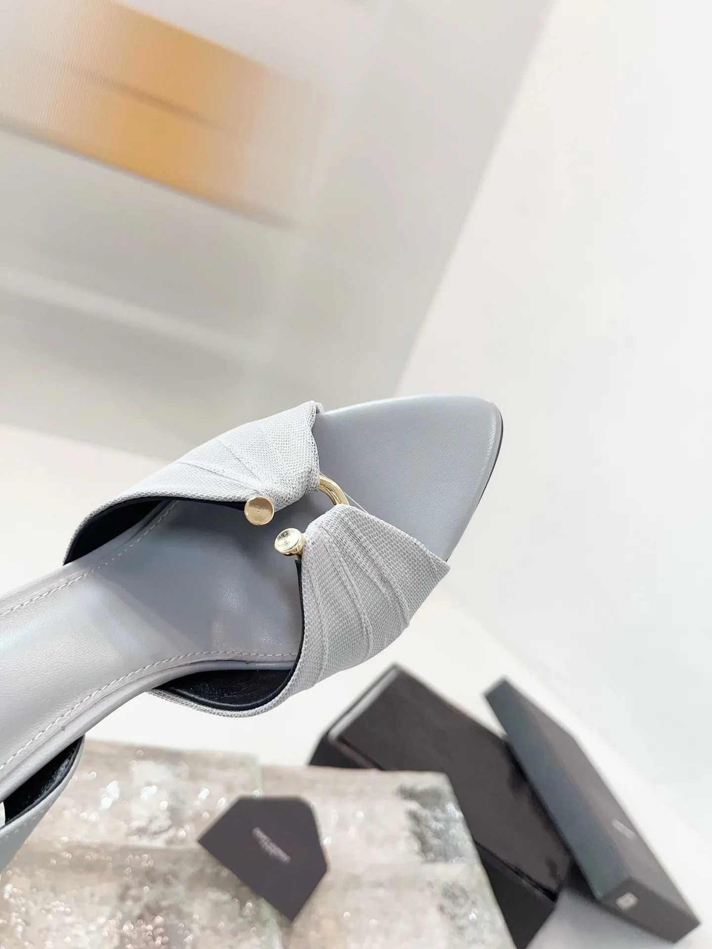 Босоножки Женские Saint Laurent 11278394