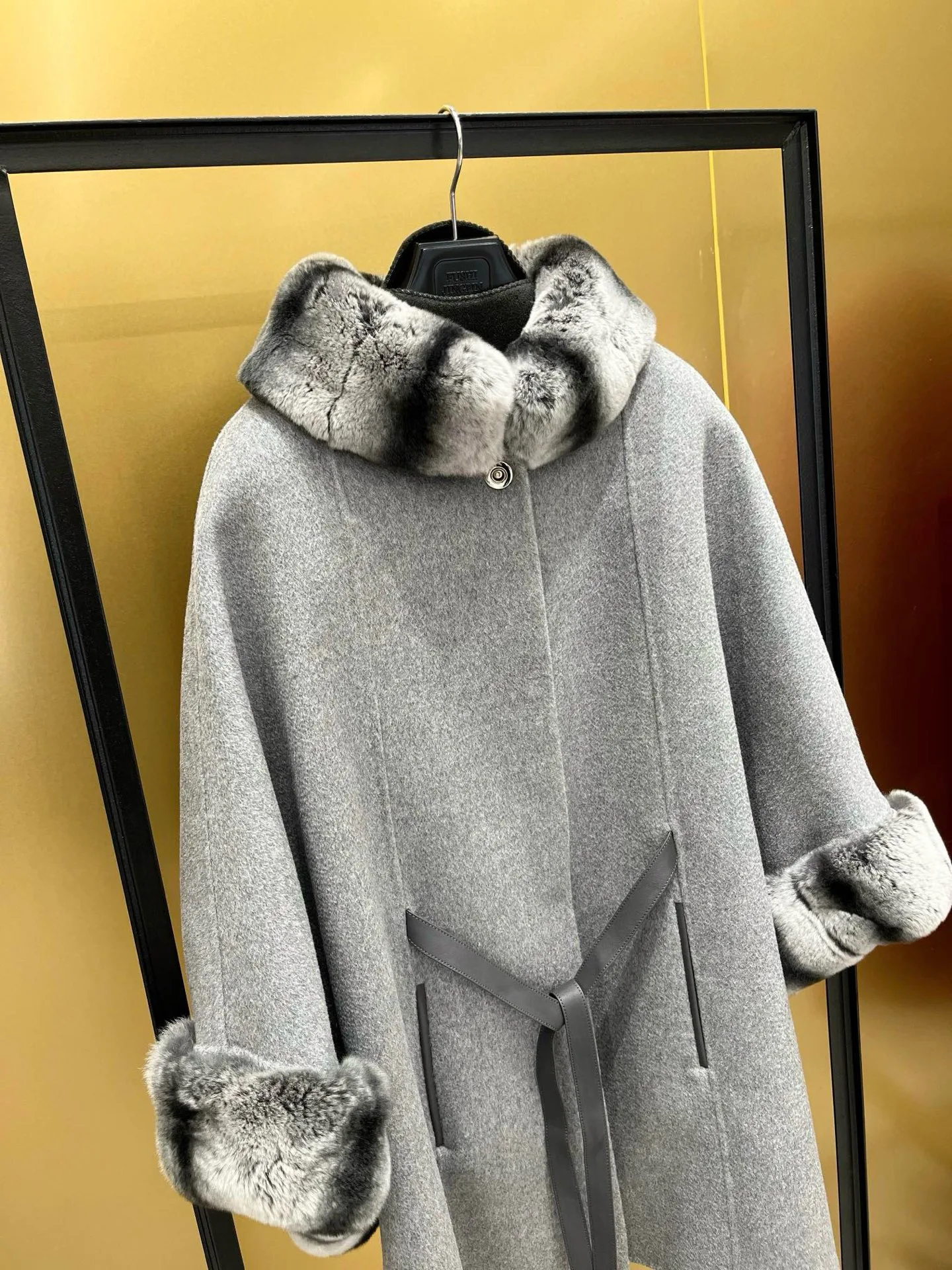 Пальто Женские Loro Piana 17998410