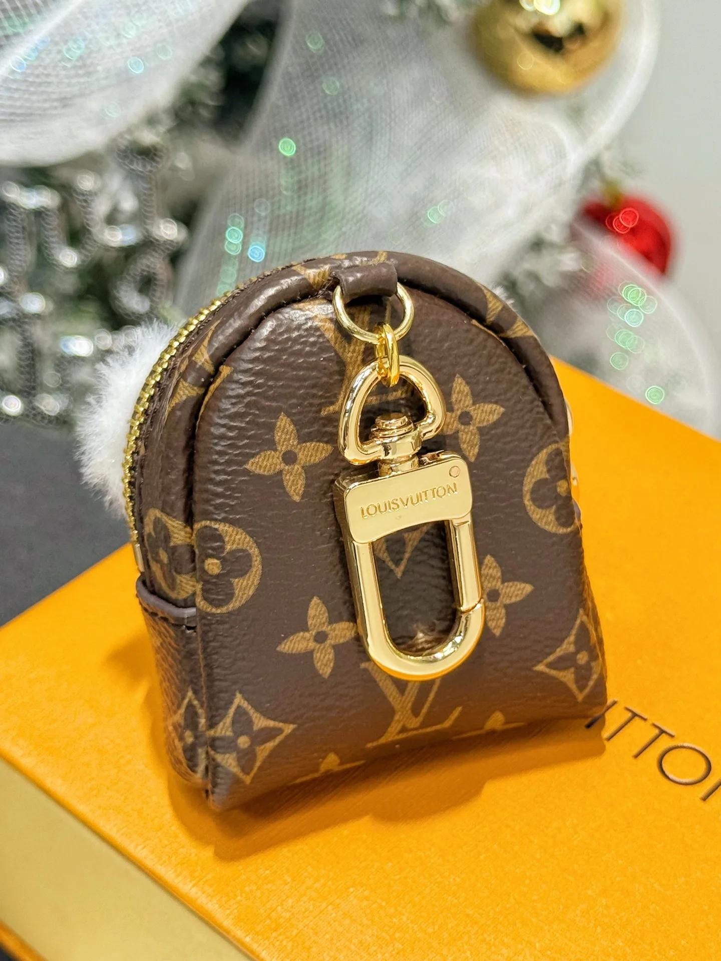 Ключницы Louis Vuitton 17886402