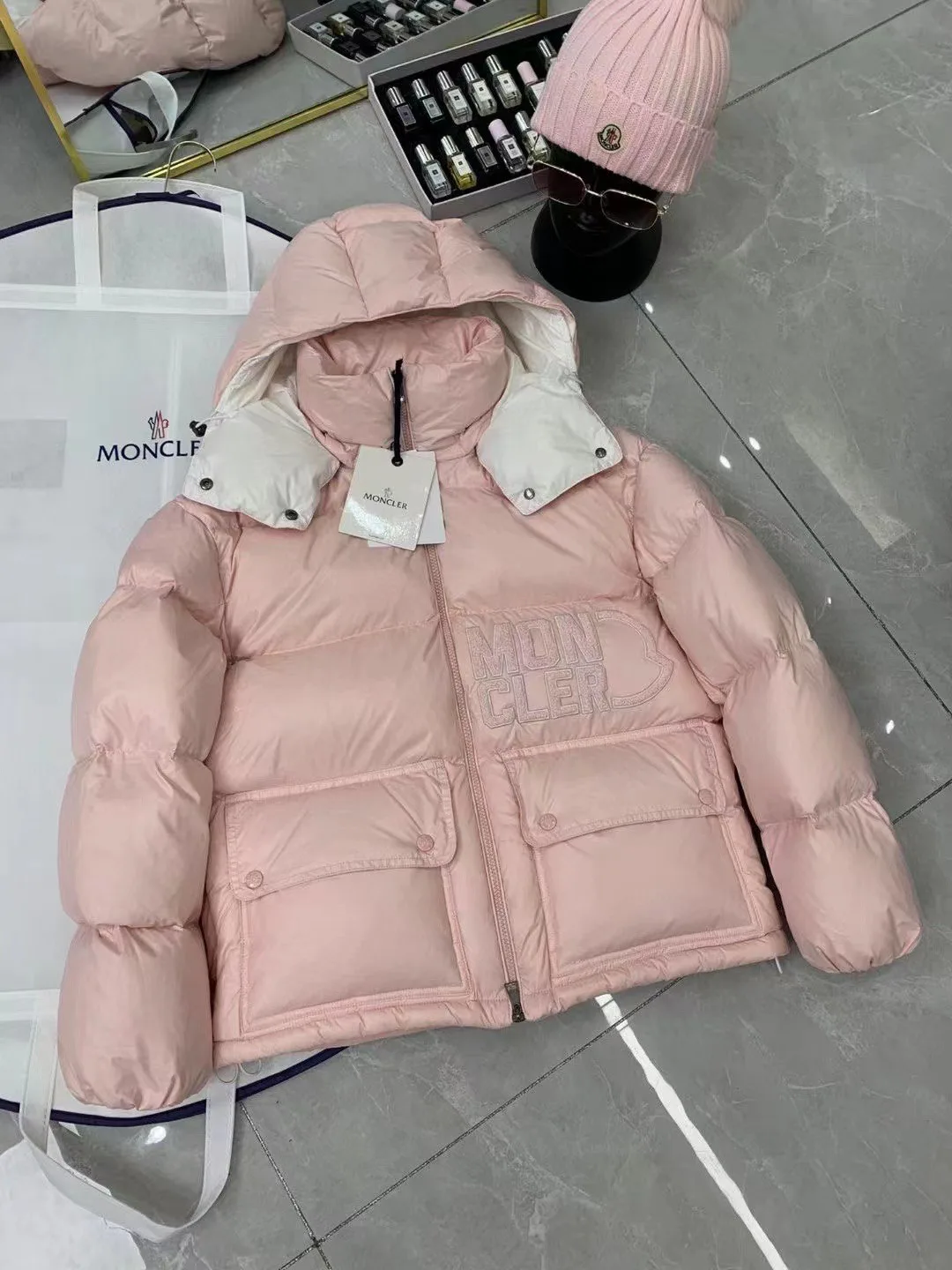 Куртки И Пуховики Женские Moncler 18710378