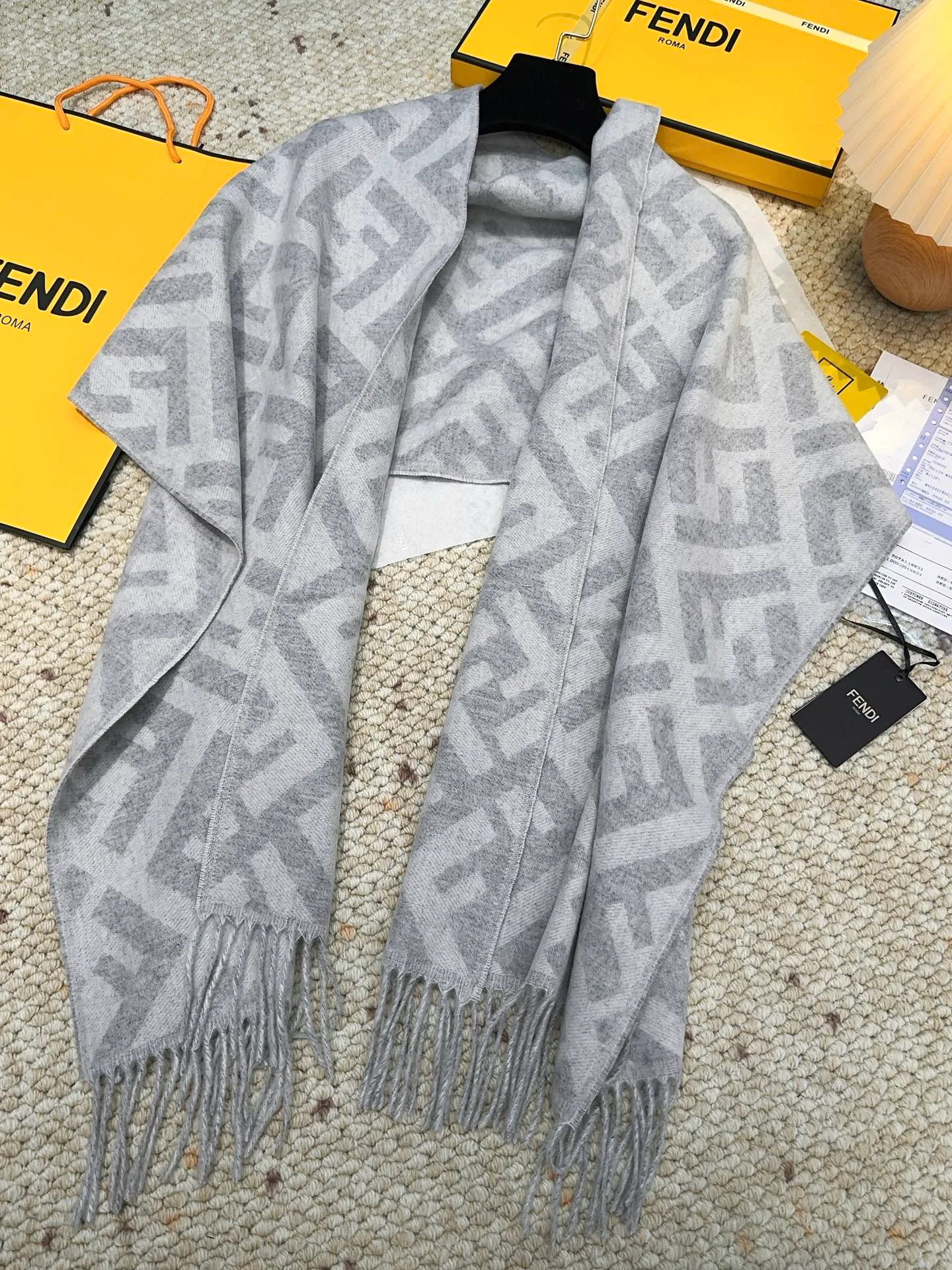 Шарфы Fendi 18105457