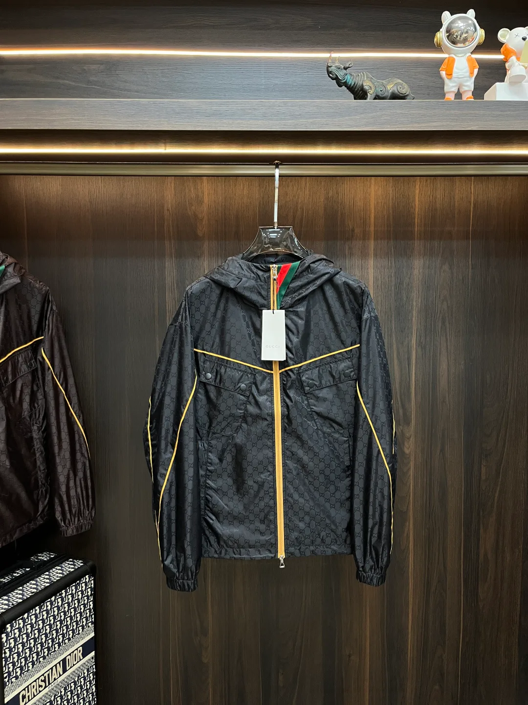 Куртки И Пуховики Женские Gucci 18416719