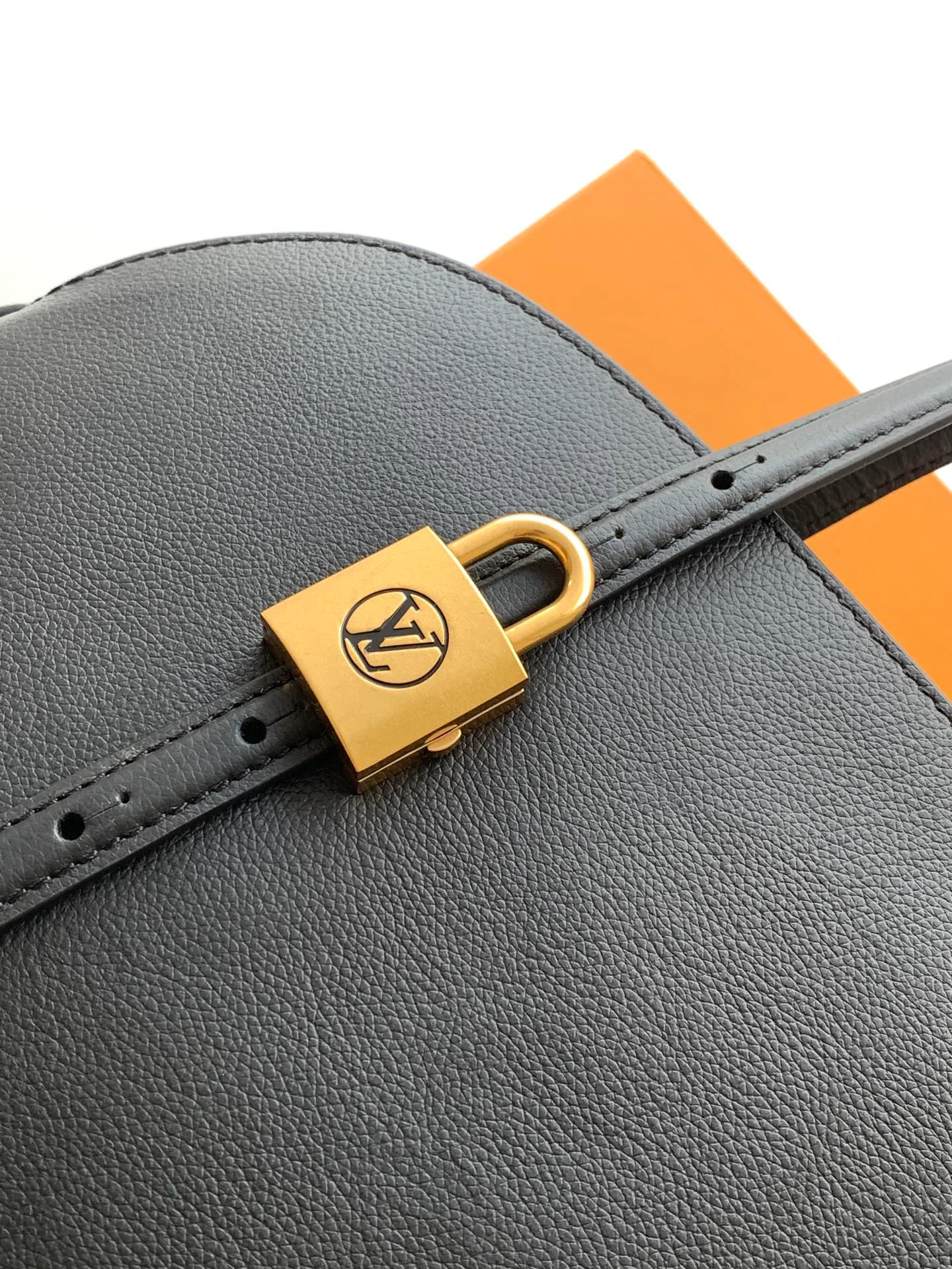 Классические Сумки Женские Louis Vuitton 11394882