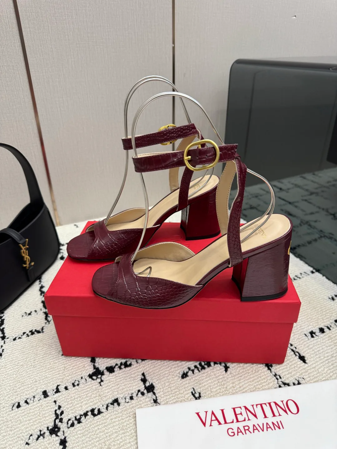 Босоножки Женские Valentino 18048996