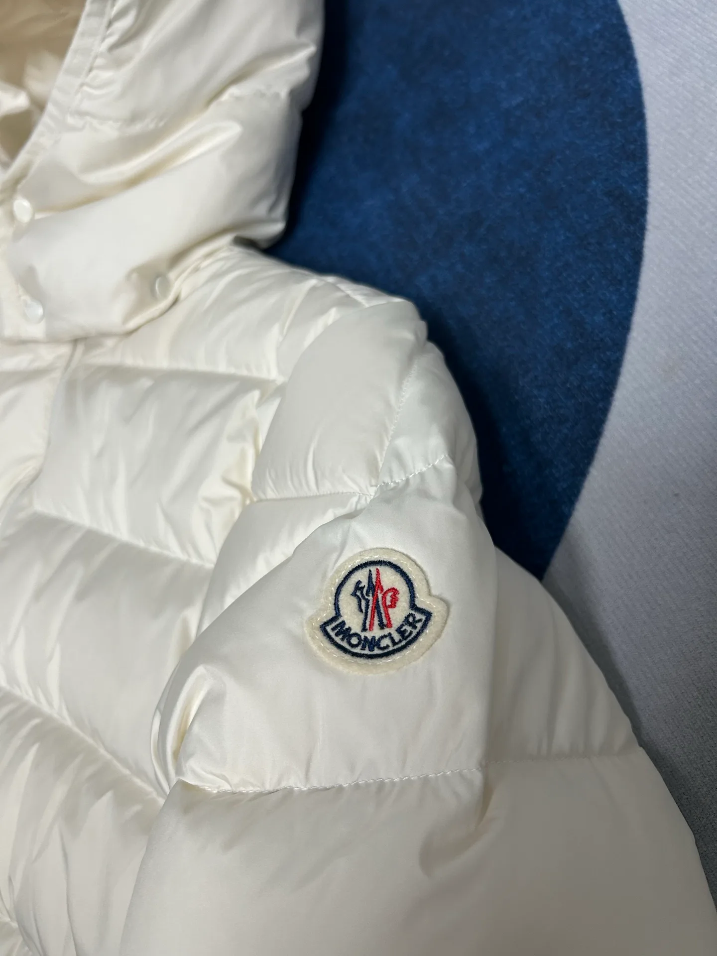Куртки И Пуховики Женские Moncler 19202366