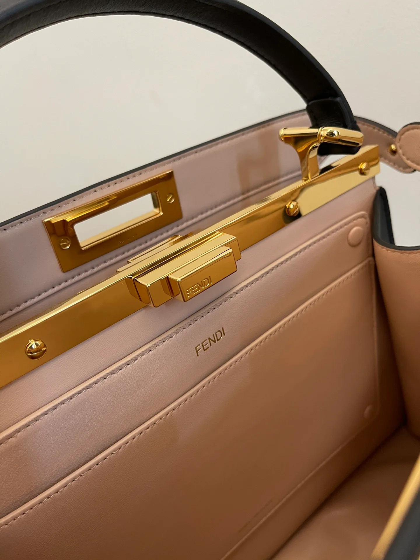 Классические Сумки Женские Fendi 13234518