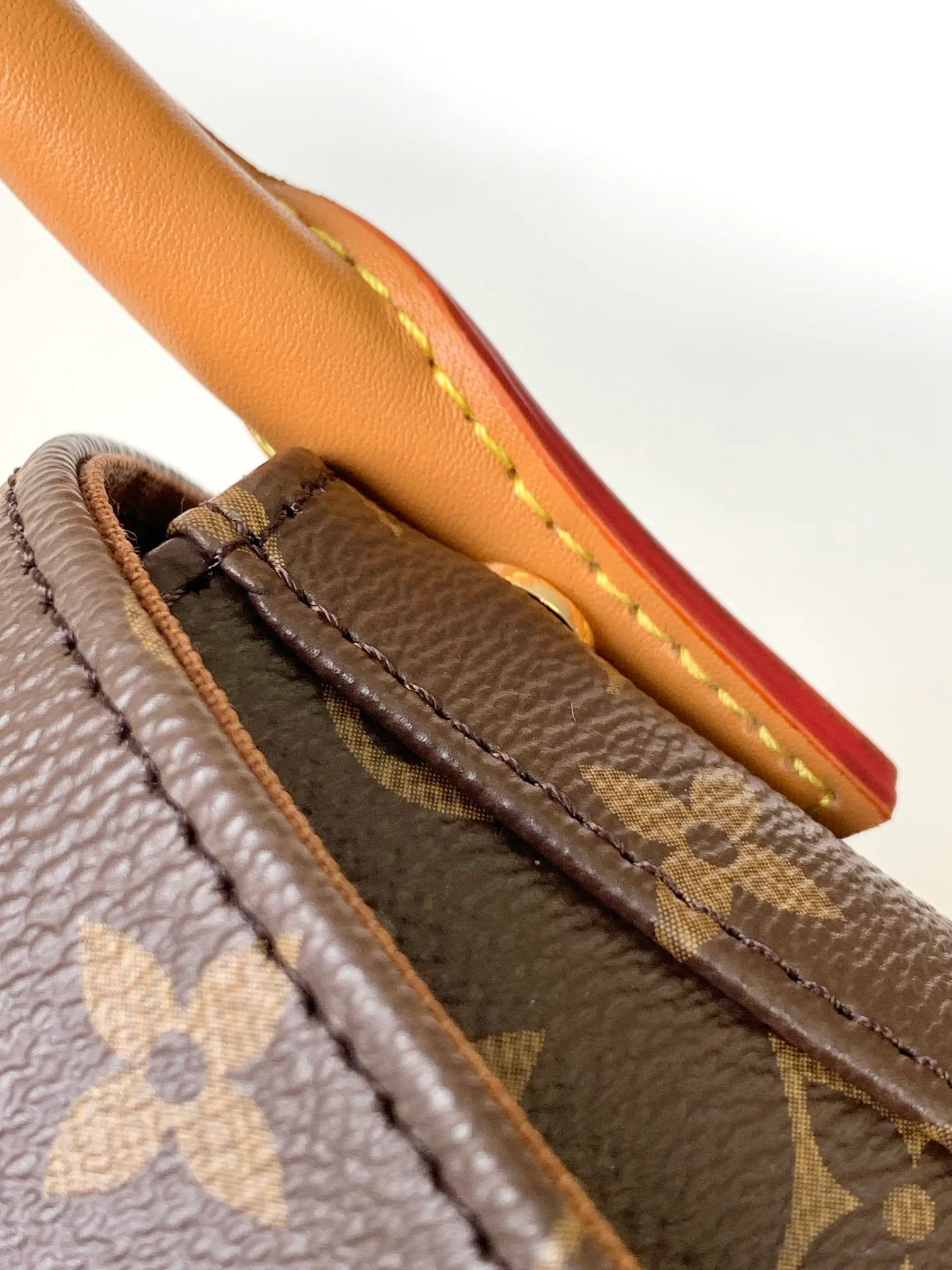 Классические Сумки Женские Louis Vuitton 13435272
