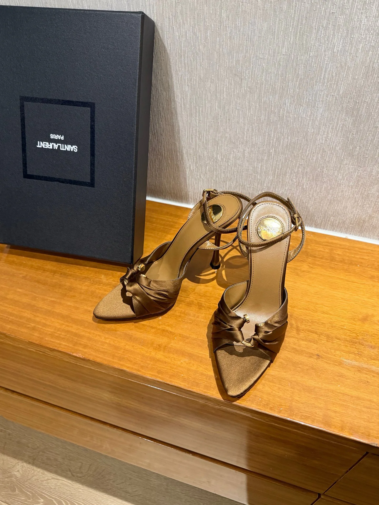 Босоножки Женские Saint Laurent 22194