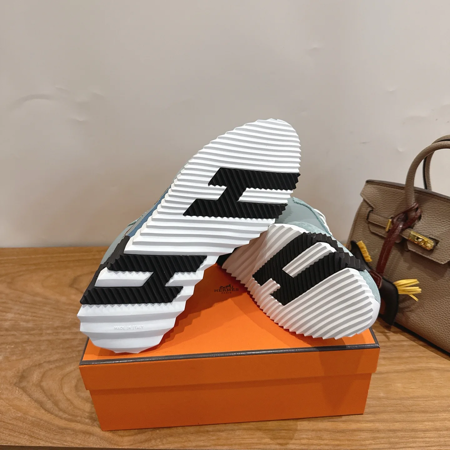 Кроссовки Мужские Hermes 17414546