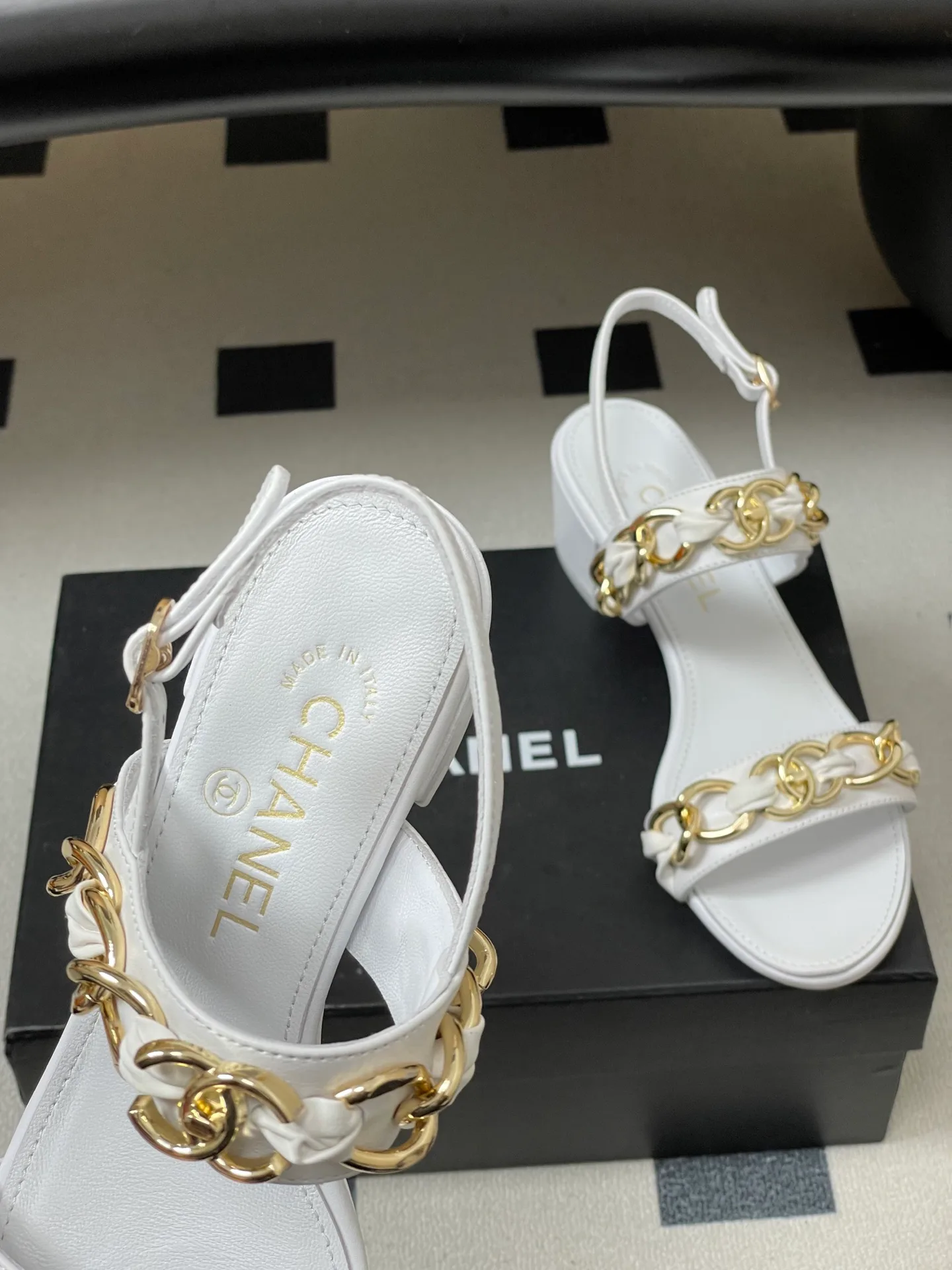 Босоножки Женские Chanel 10993853