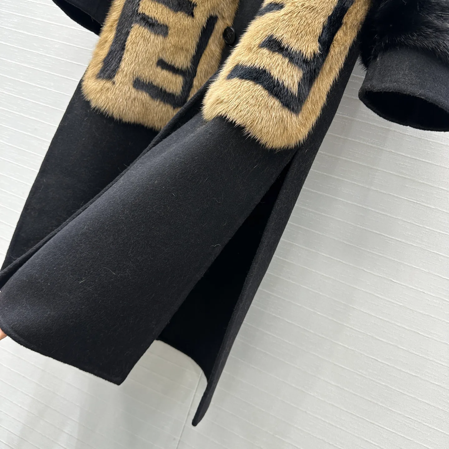 Пальто Женские Fendi 680958