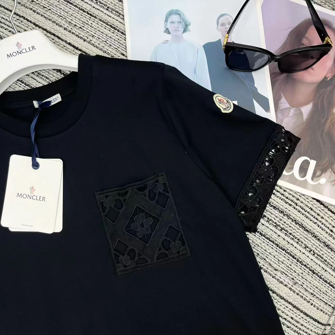 Футболки Женские Moncler 11897989