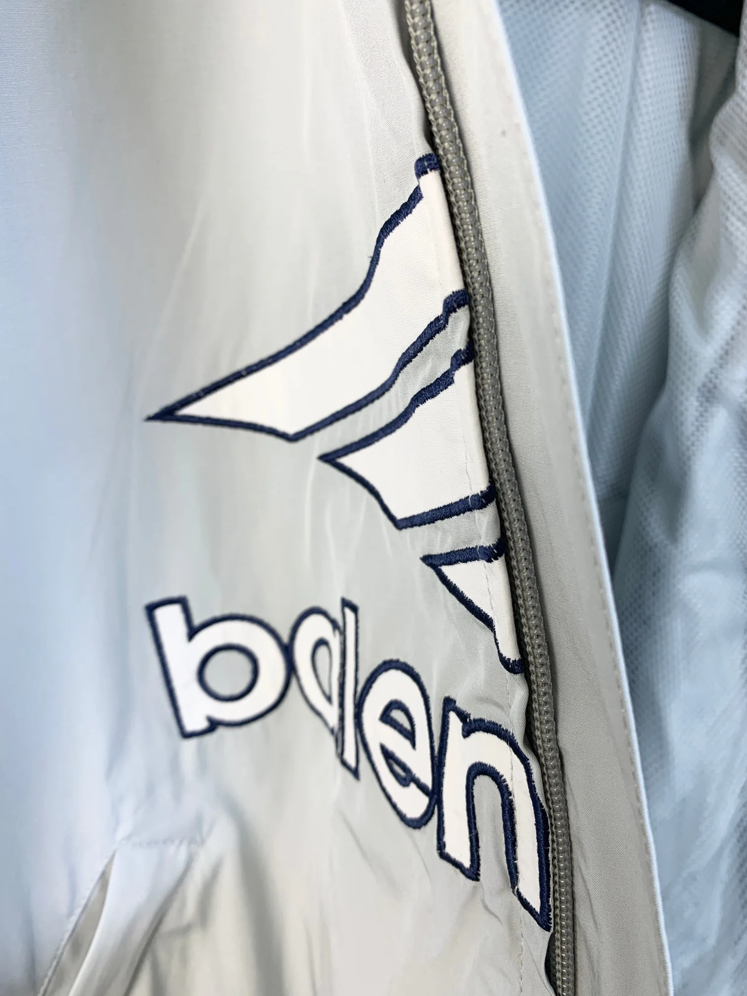 Куртки И Пуховики Женские Balenciaga 18136232