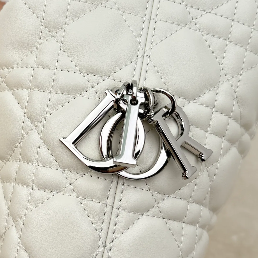 Классические Сумки Женские Christian Dior 18116293