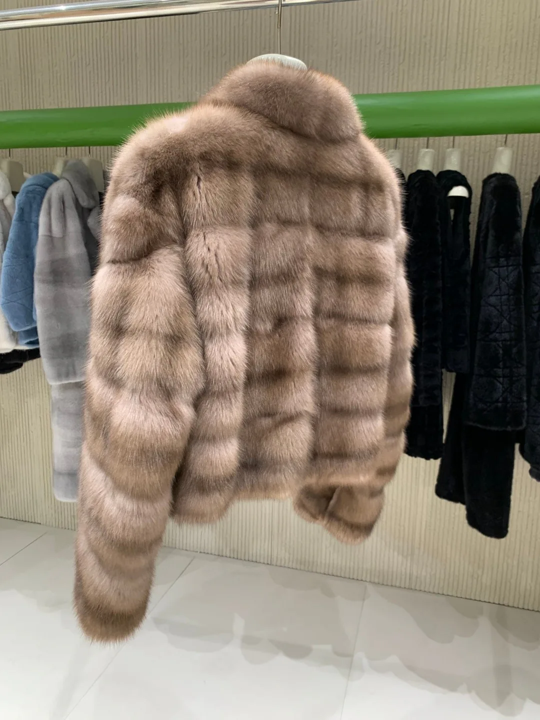 Шубы Женские Christian Dior 18616104