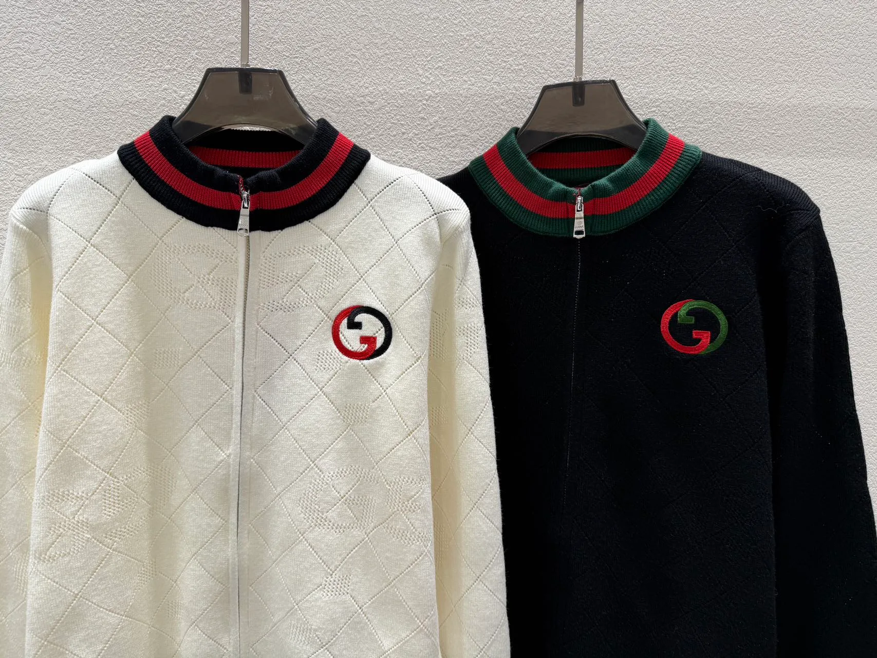 Куртки И Пуховики Женские Gucci 19278832