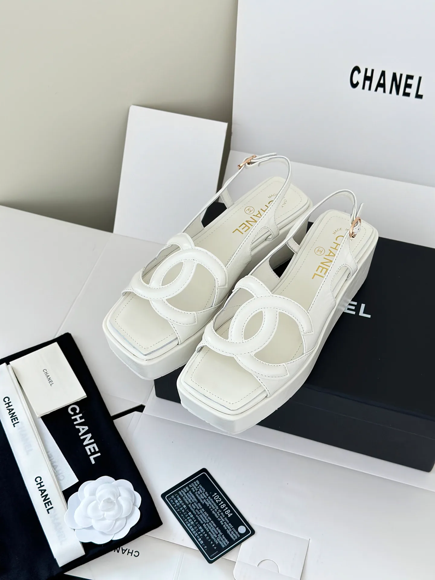 Босоножки Женские Chanel 18143038