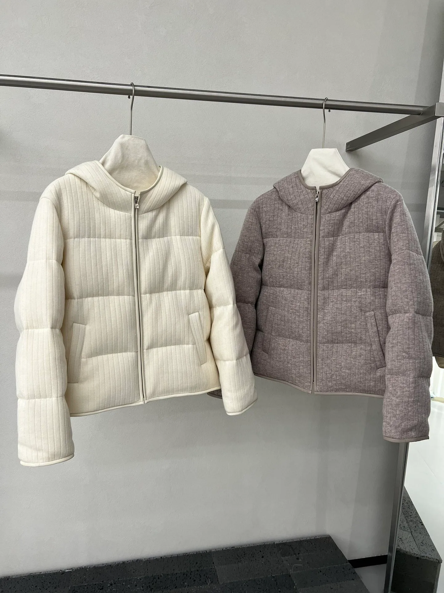 Куртки И Пуховики Женские Loro Piana 18888070