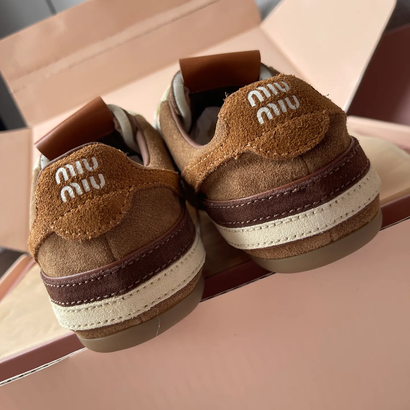 Кроссовки Женские Miu Miu 18066333