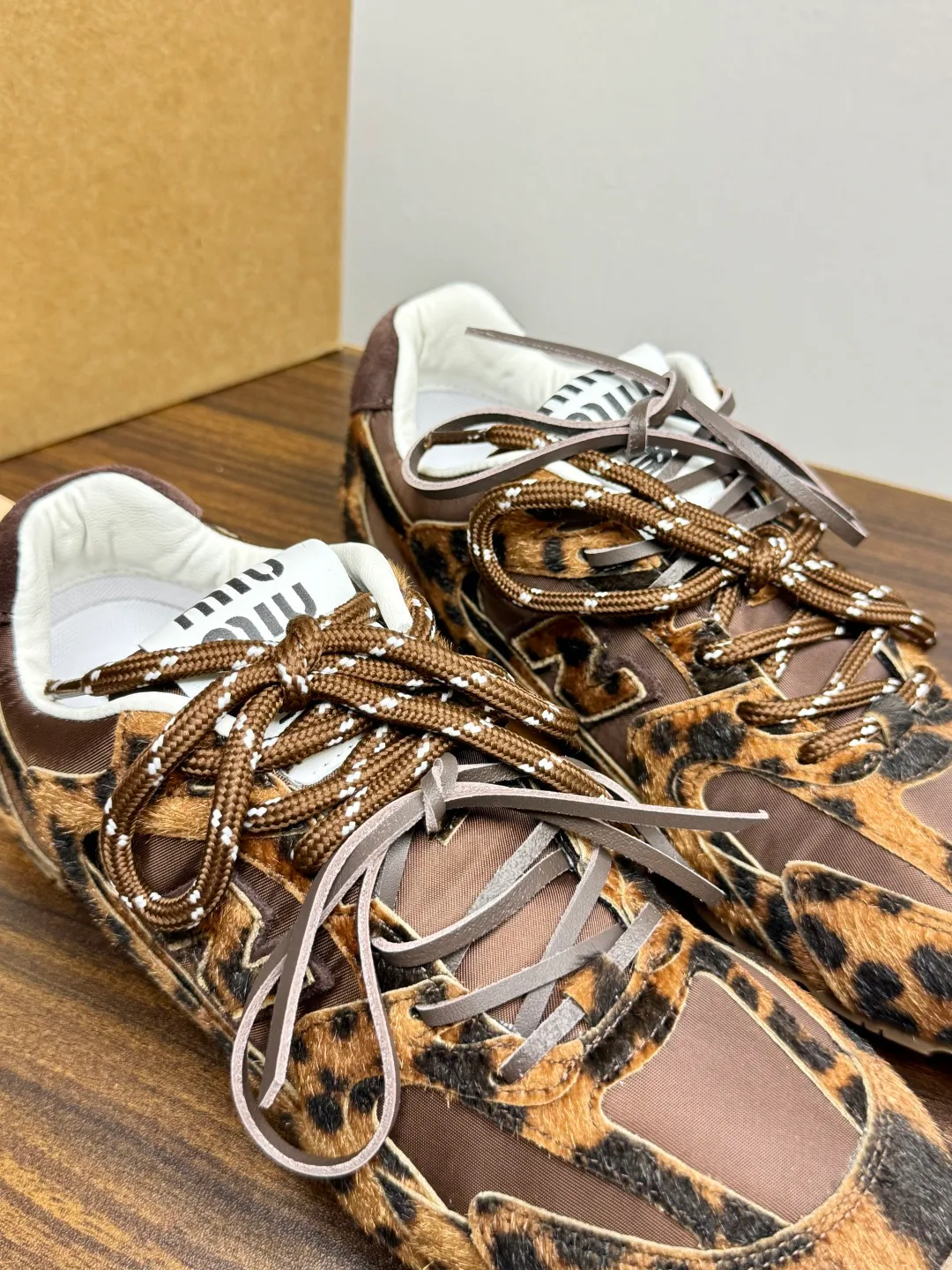 Кроссовки Женские Miu Miu 18961435