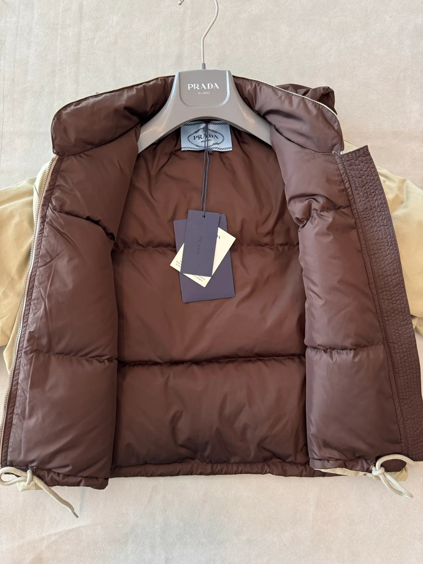 Куртки И Пуховики Женские Prada 19174978