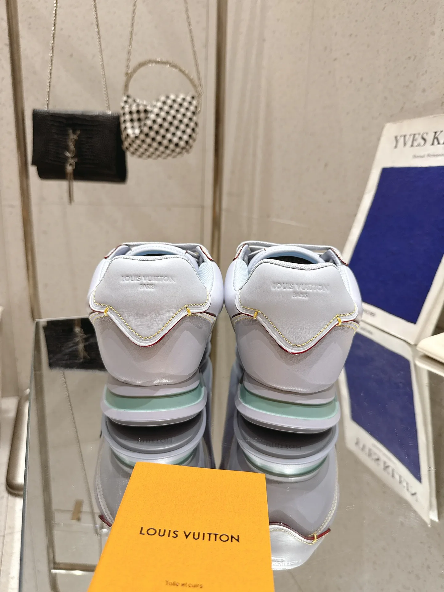 Кроссовки Женские Louis Vuitton 137562