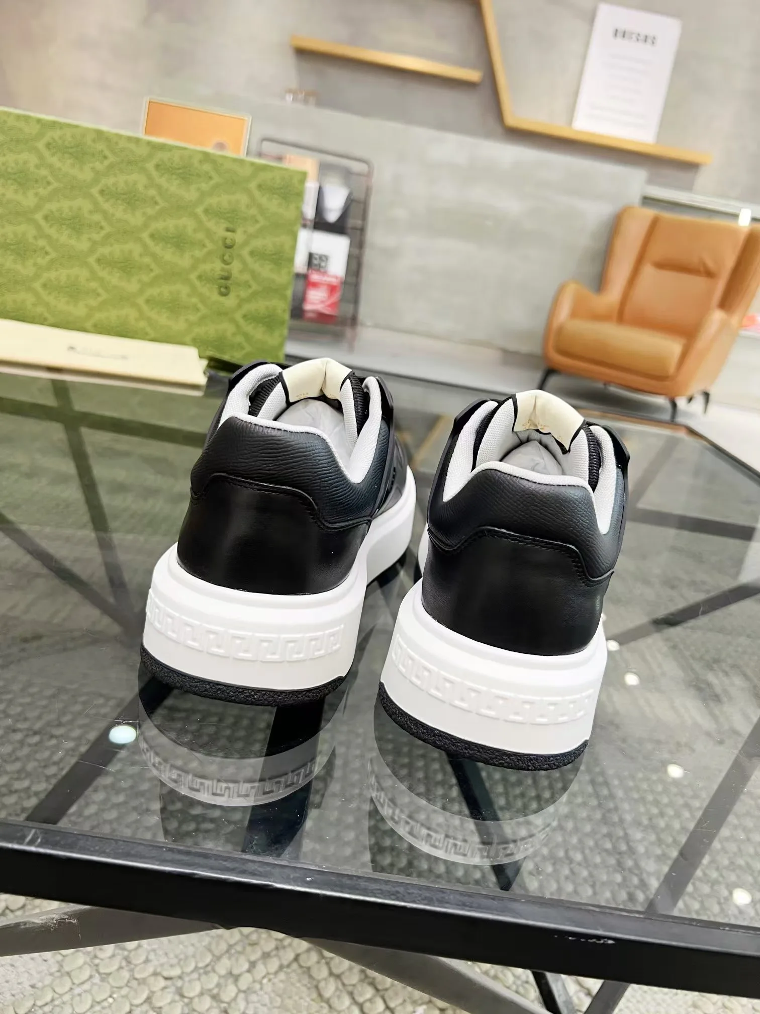 Кроссовки Мужские Gucci 17955499