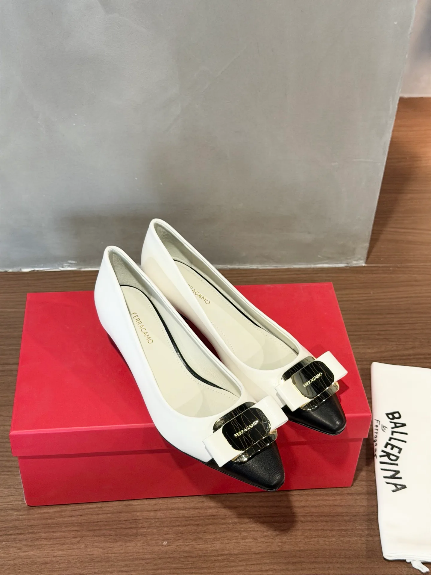 Туфли Женские Salvatore Ferragamo 11675396
