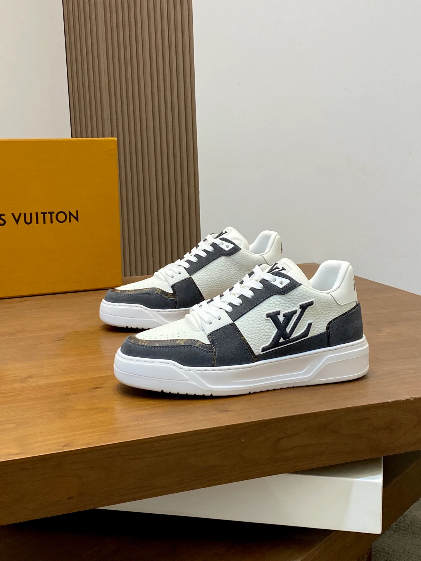 Кроссовки Мужские Louis Vuitton 19370273