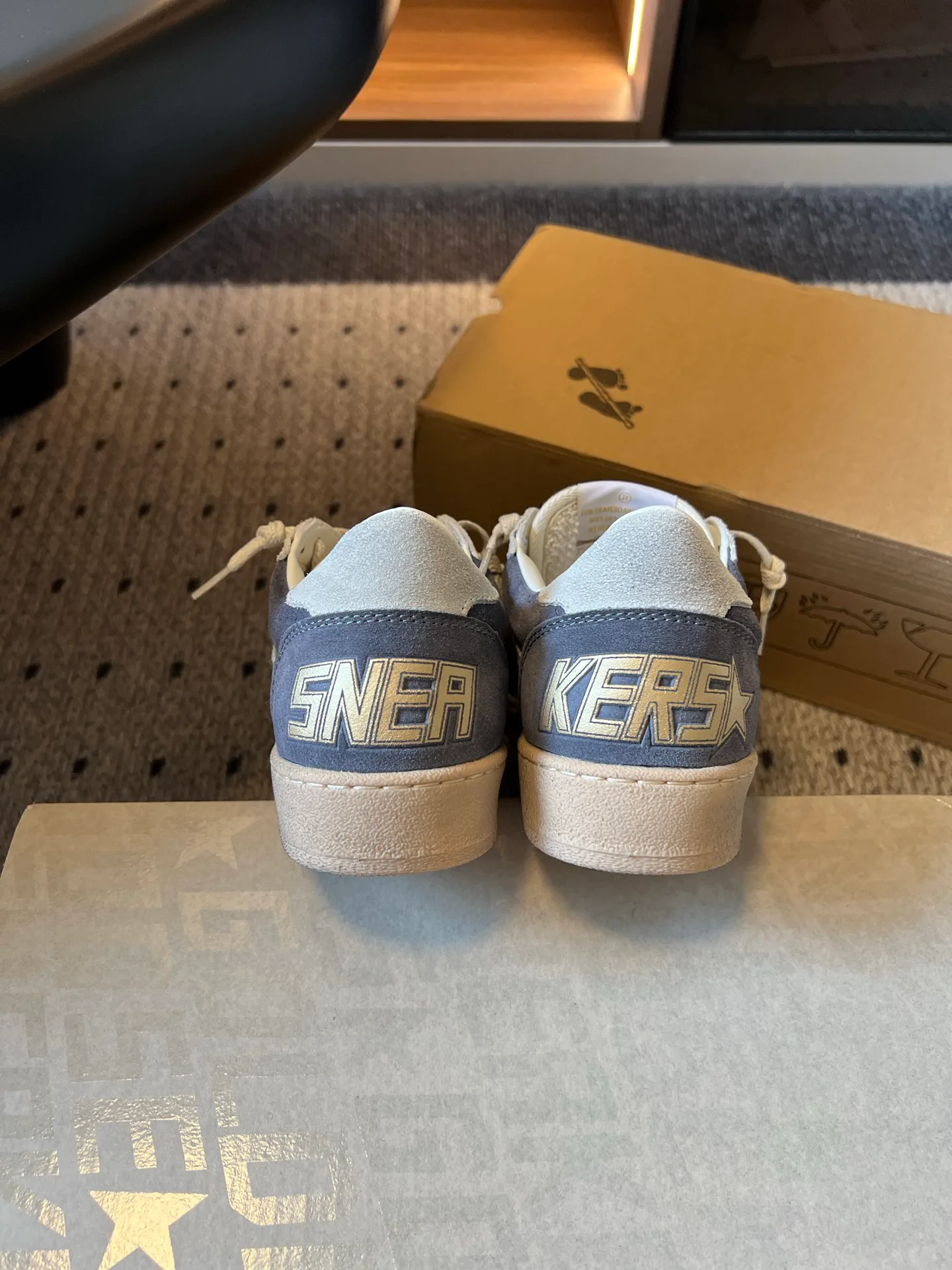 Кроссовки Женские Golden Goose 18137503