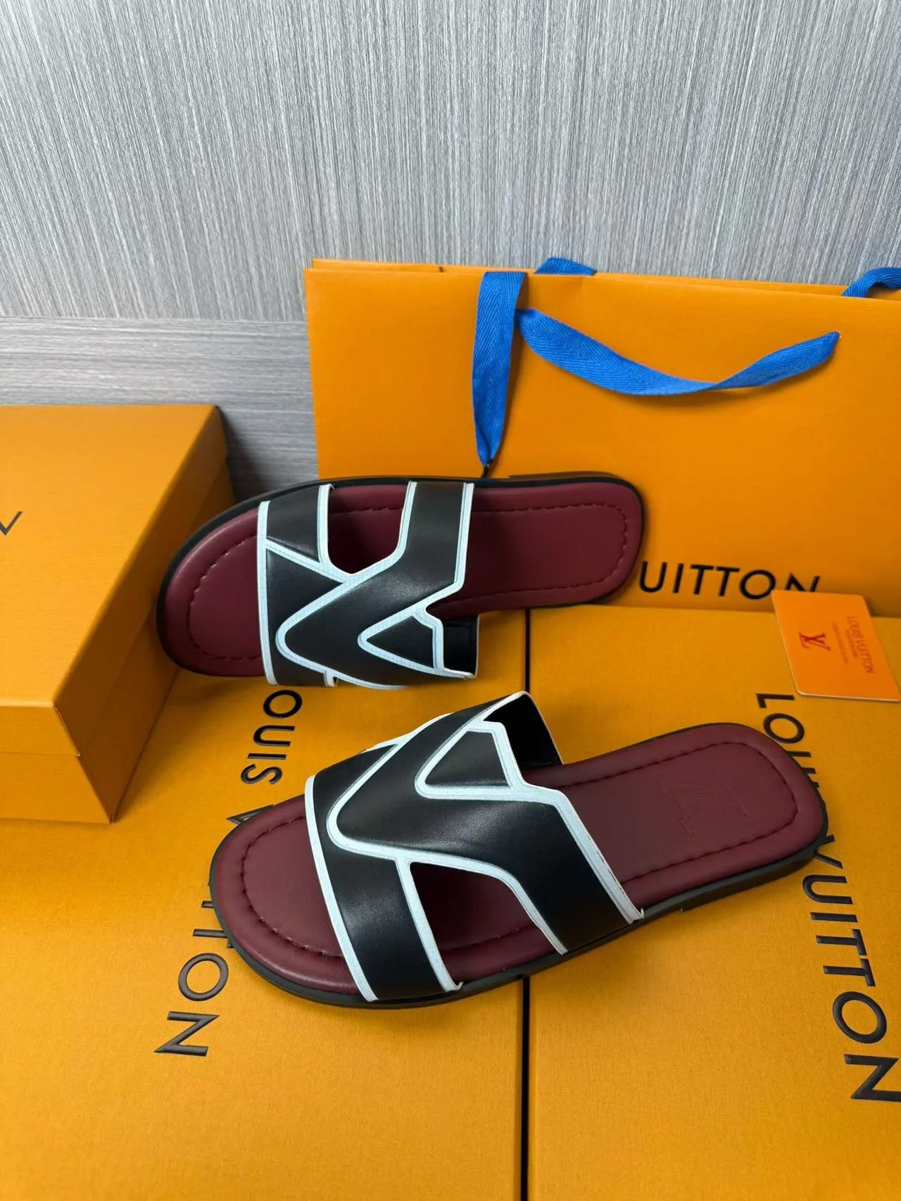 Шлепанцы Женские Louis Vuitton 1845031