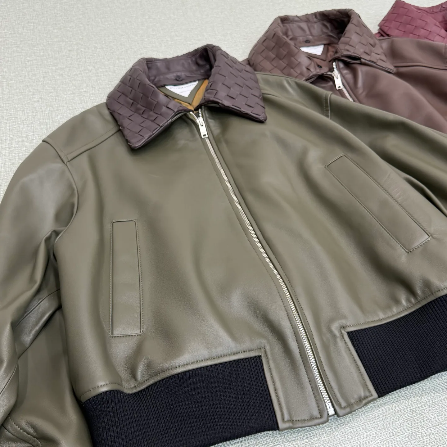 Кожаные Куртки И Дублёнки Женские Bottega Veneta 17408440